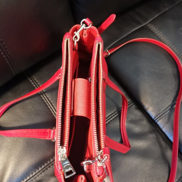 COACH Cross Grain Leather Crossbody Handbag - Picture 5 of 9